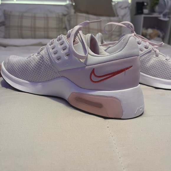 Nike Women’s Air Max Bella TR 4 “White Magic Ember” - Picture 2 of 3